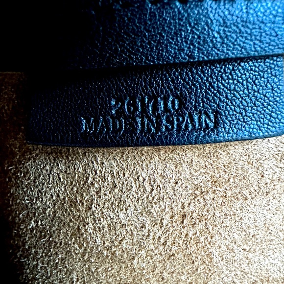 💕🔥LOEWE T BUCKET BAG🔥💕 - Picture 11 of 12